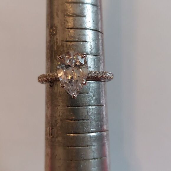 S925 Sterling Silver Teardrop CZ Crystal Accented Ring Size 9 - Picture 1 of 5